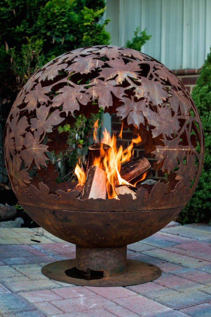 Esschert Design FF1013 Leaf Fire Sphere, Rust Metal Finish - Large