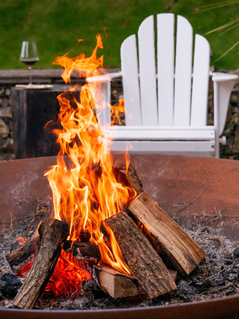 Can I Use My Fire Pit As A Source Of Warmth For An Outdoor Movie Night?