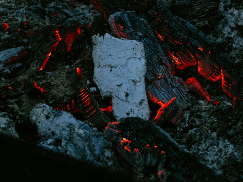 What Are The Advantages Of Using A Smokeless Fire Pit?