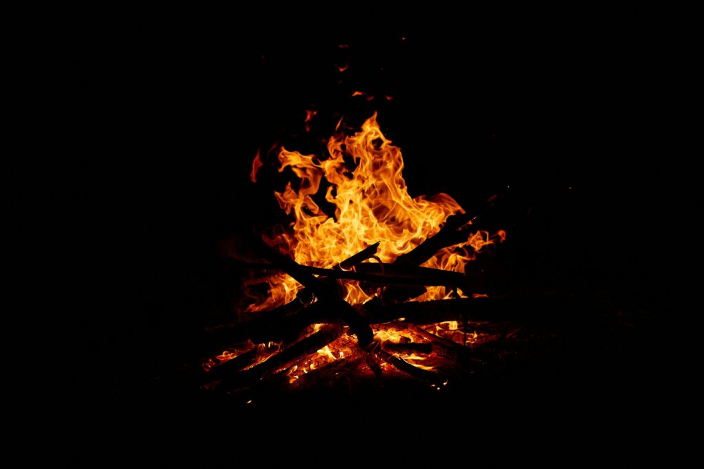 What Are The Advantages Of Using A Smokeless Fire Pit?