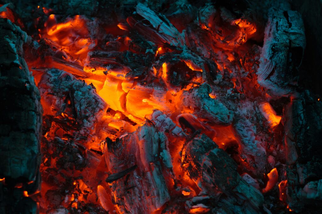 What Are The Advantages Of Using A Smokeless Fire Pit?