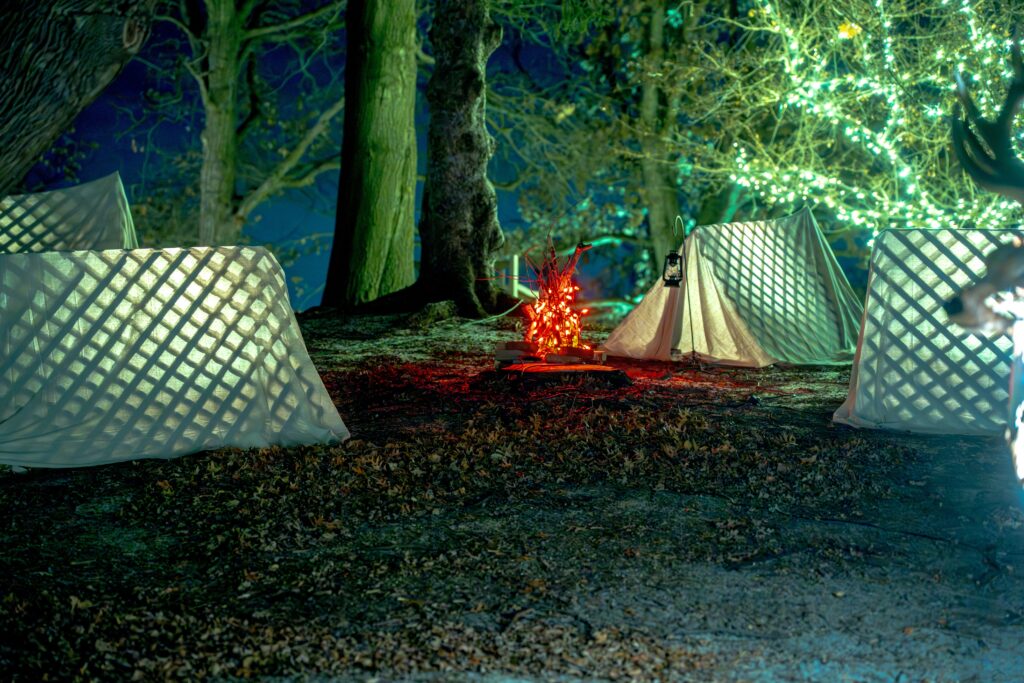 Are There Wood Fire Pit Designs That Incorporate Seating?